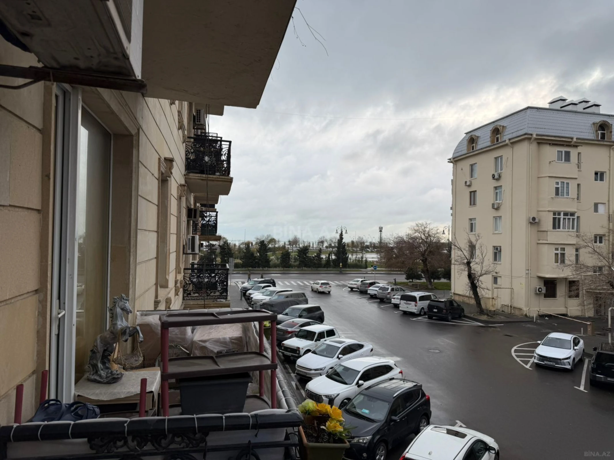 Satılır 2 otaqlı mənzil 66 m²