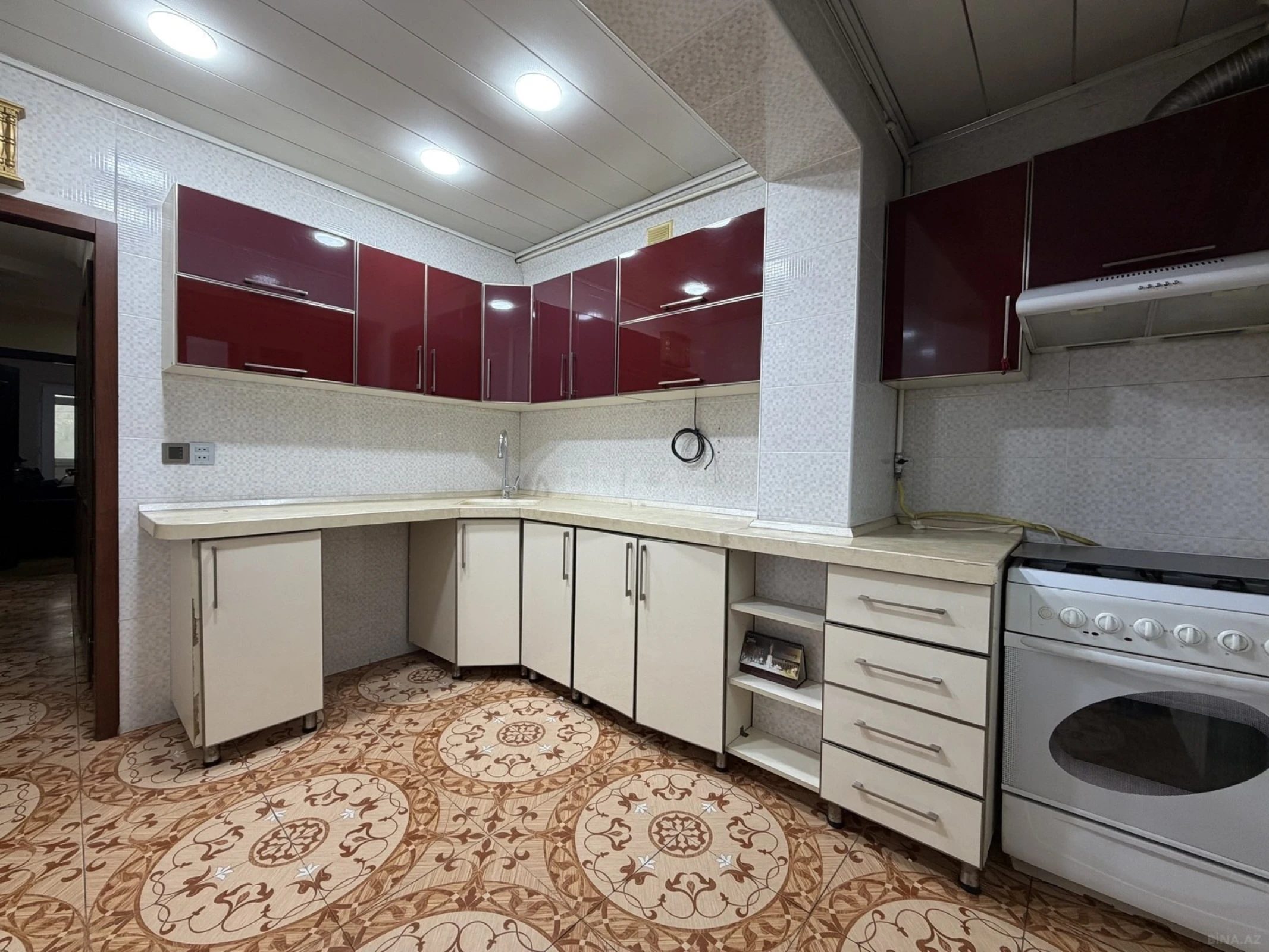 Satılır 3 otaqlı mənzil 85 m²