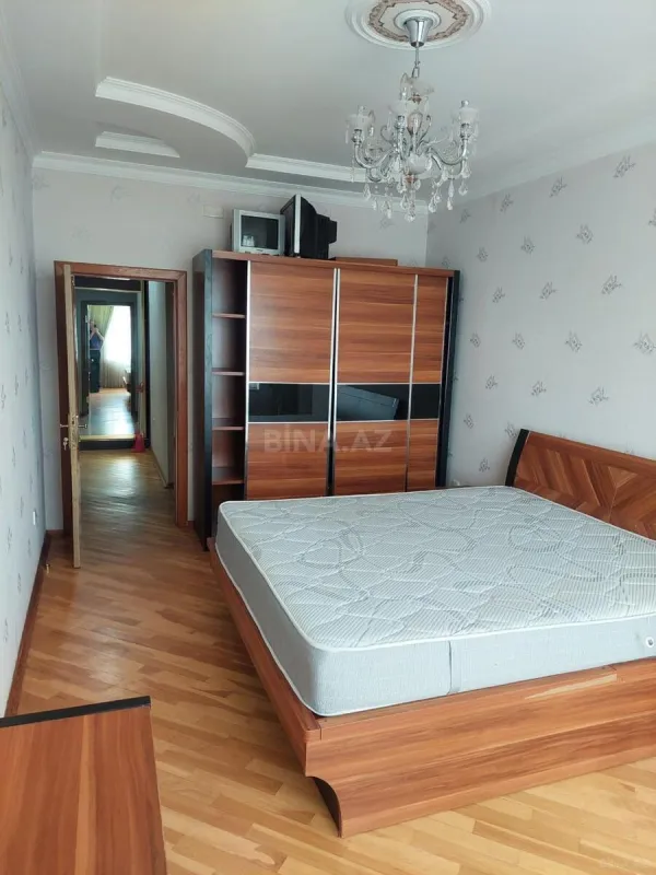 Kirayə verilir 3 otaqlı mənzil 123 m²