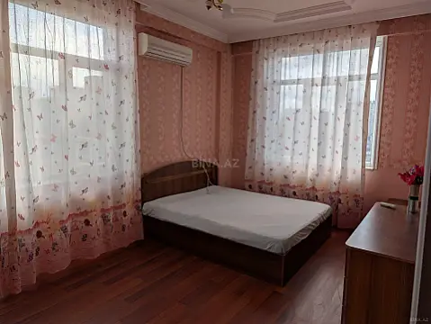 Kirayə verilir 2 otaqlı mənzil 80 m²