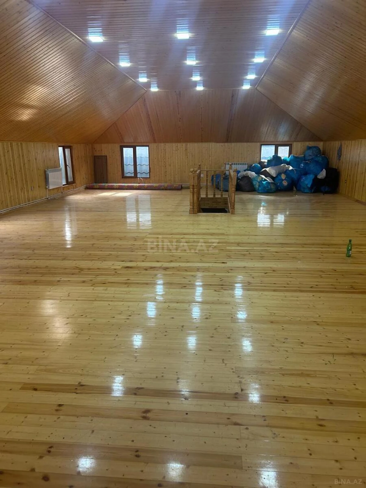 Kirayə verilir 20 otaqlı ofis 950 m²