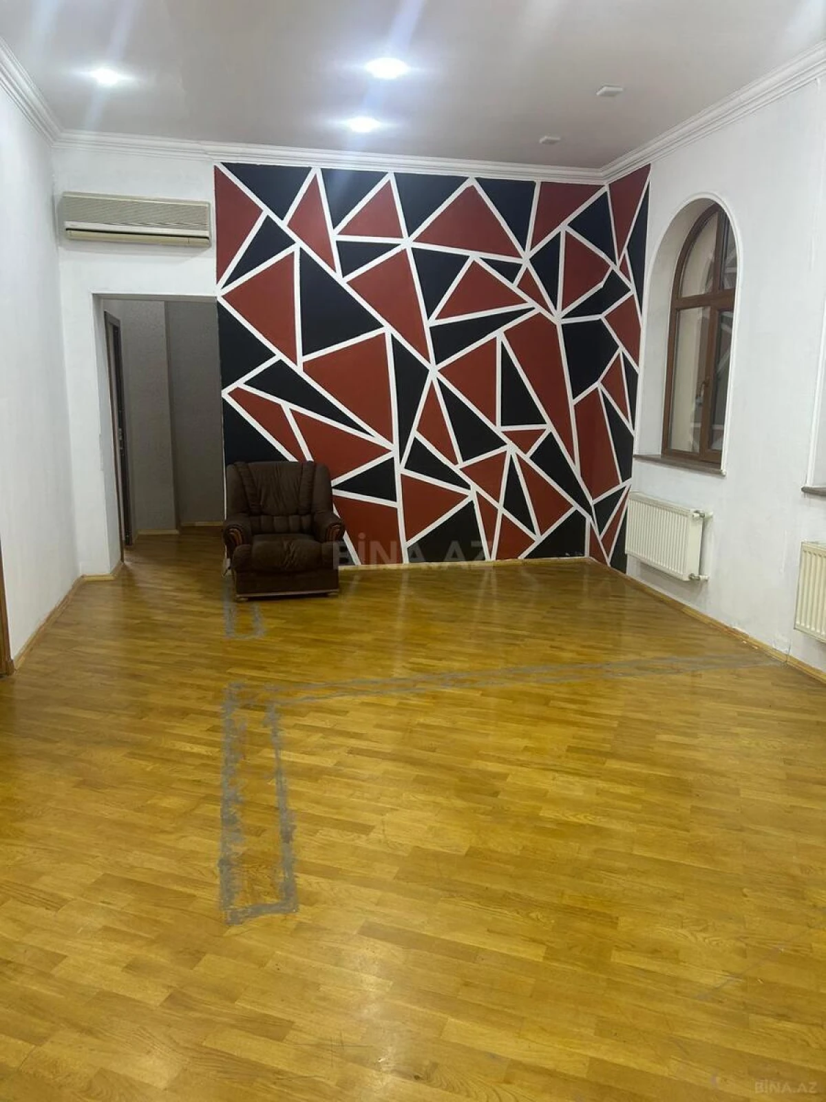 Kirayə verilir 20 otaqlı ofis 950 m²