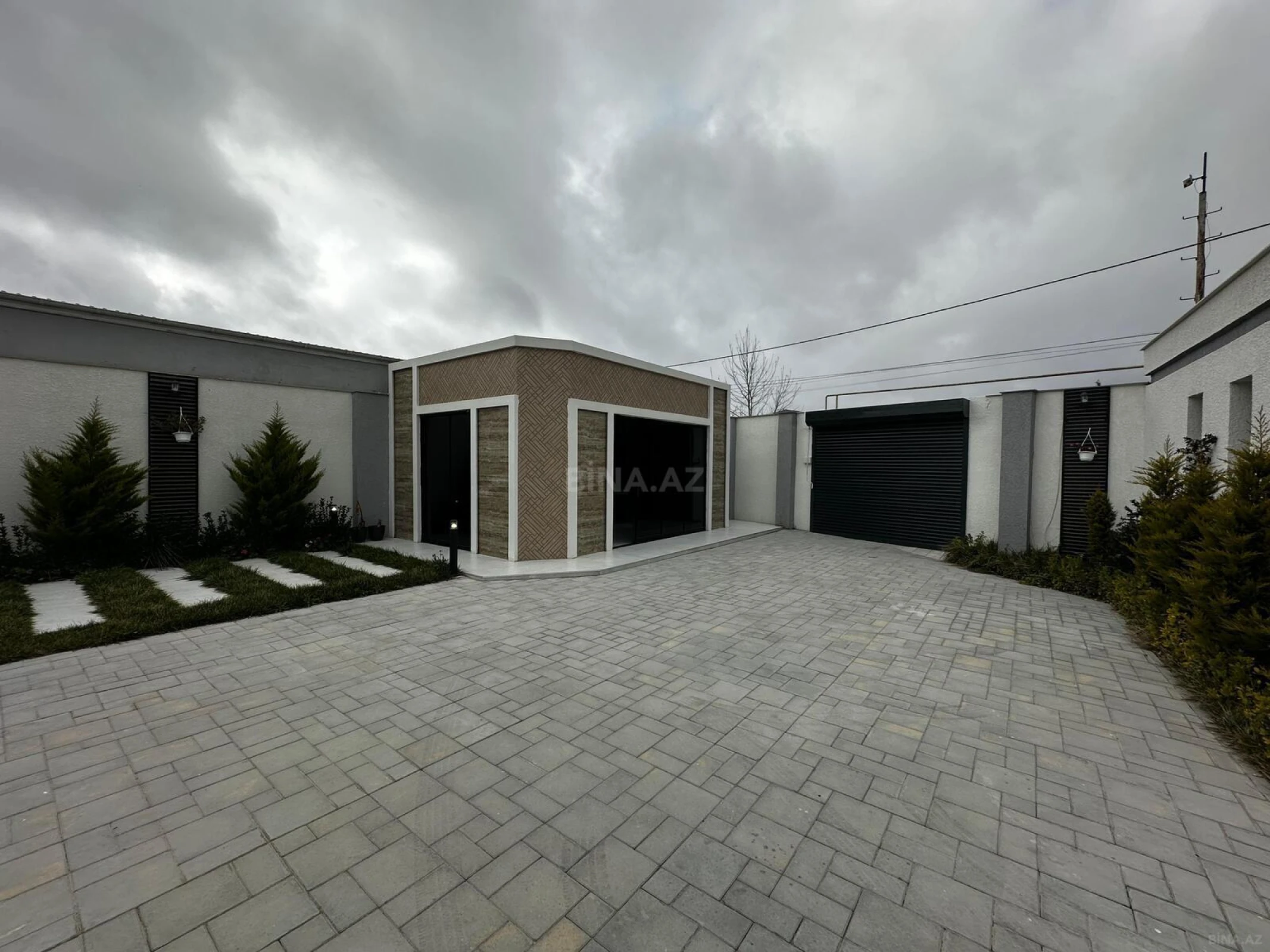 Satılır 5 otaqlı həyət evi 220 m²