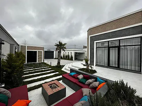 Satılır 5 otaqlı həyət evi 220 m²