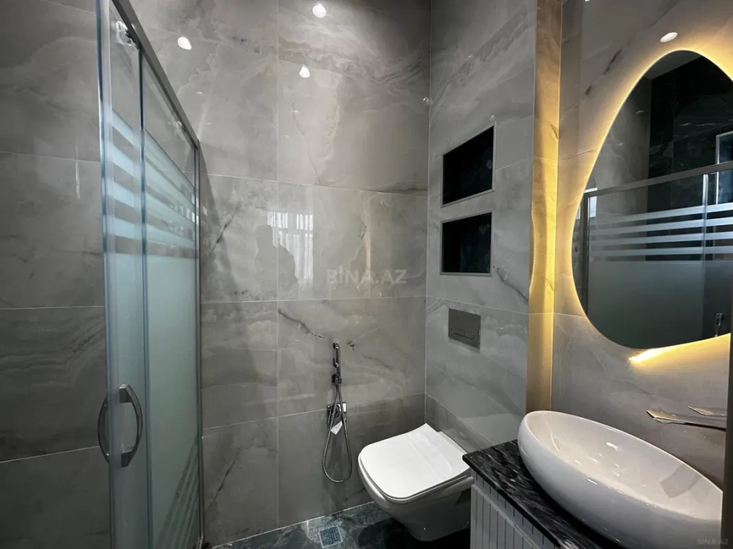 Satılır 5 otaqlı həyət evi 220 m²