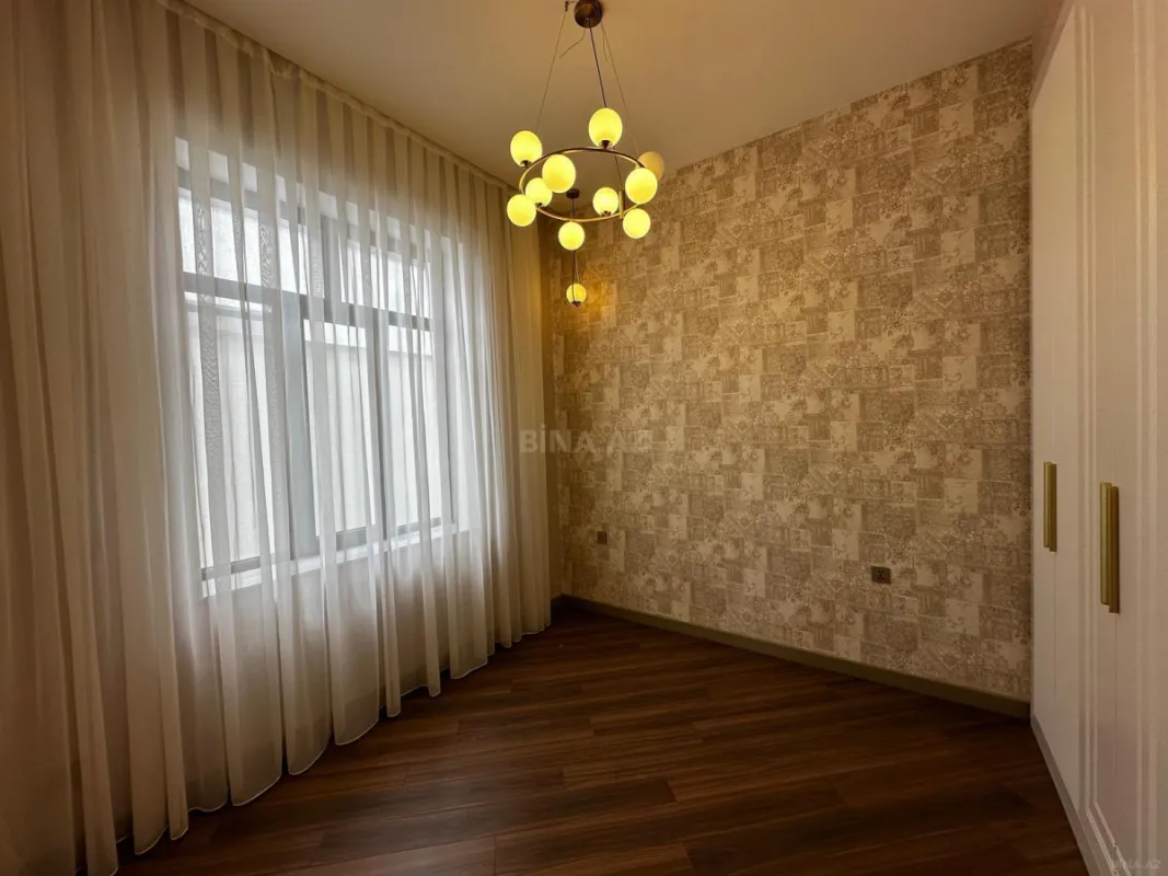 Satılır 5 otaqlı həyət evi 220 m²