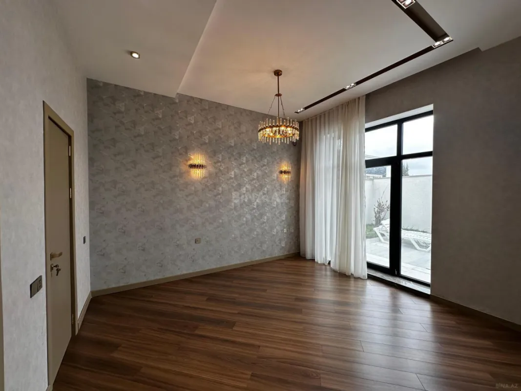 Satılır 5 otaqlı həyət evi 220 m²