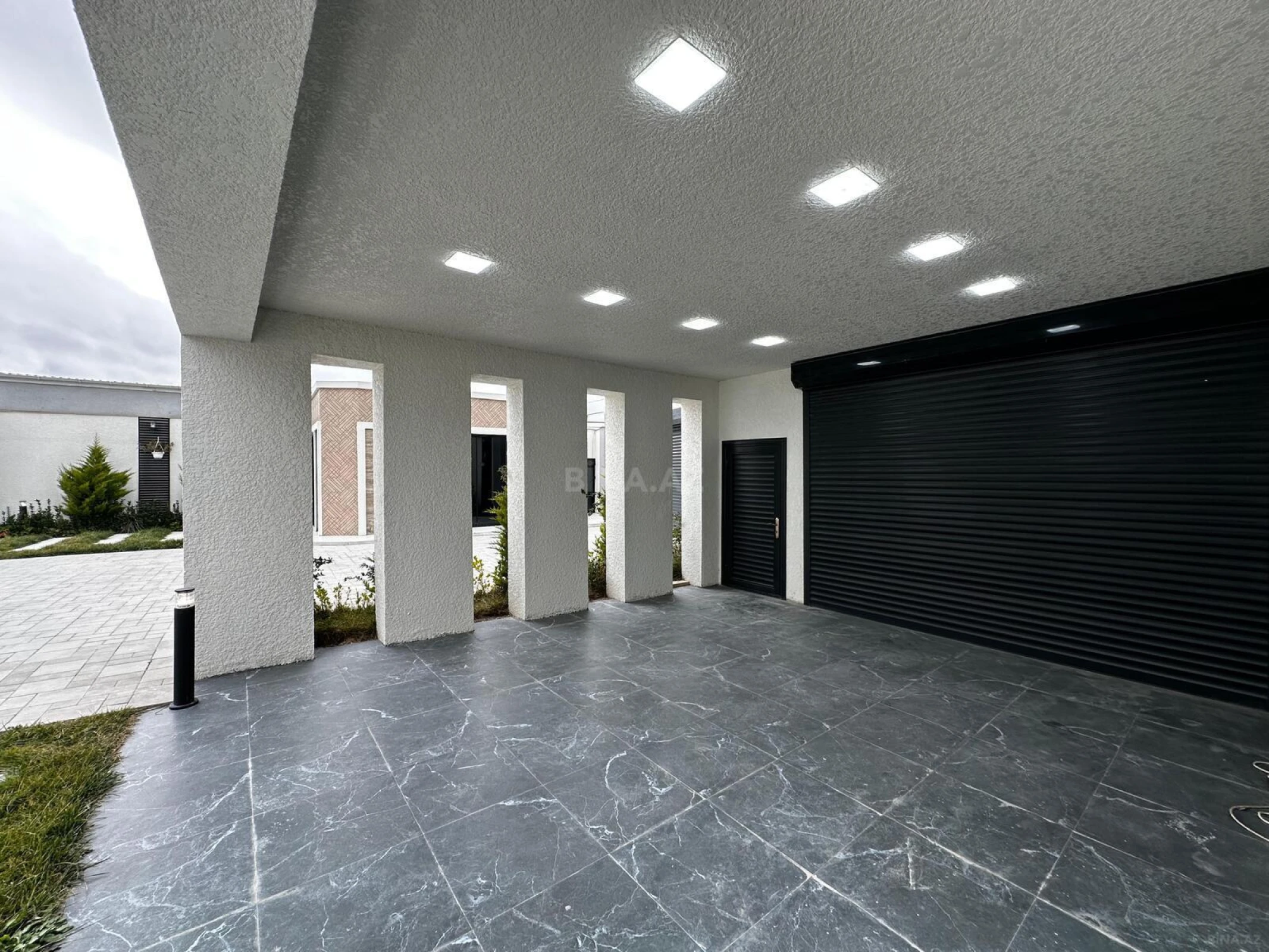 Satılır 5 otaqlı həyət evi 220 m²