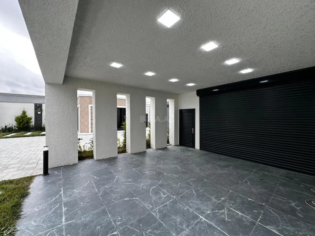 Satılır 5 otaqlı həyət evi 220 m²