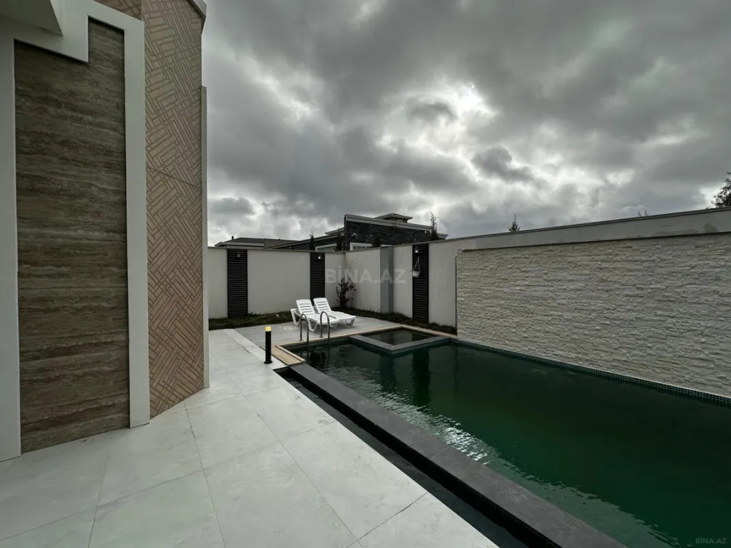 Satılır 5 otaqlı həyət evi 220 m²