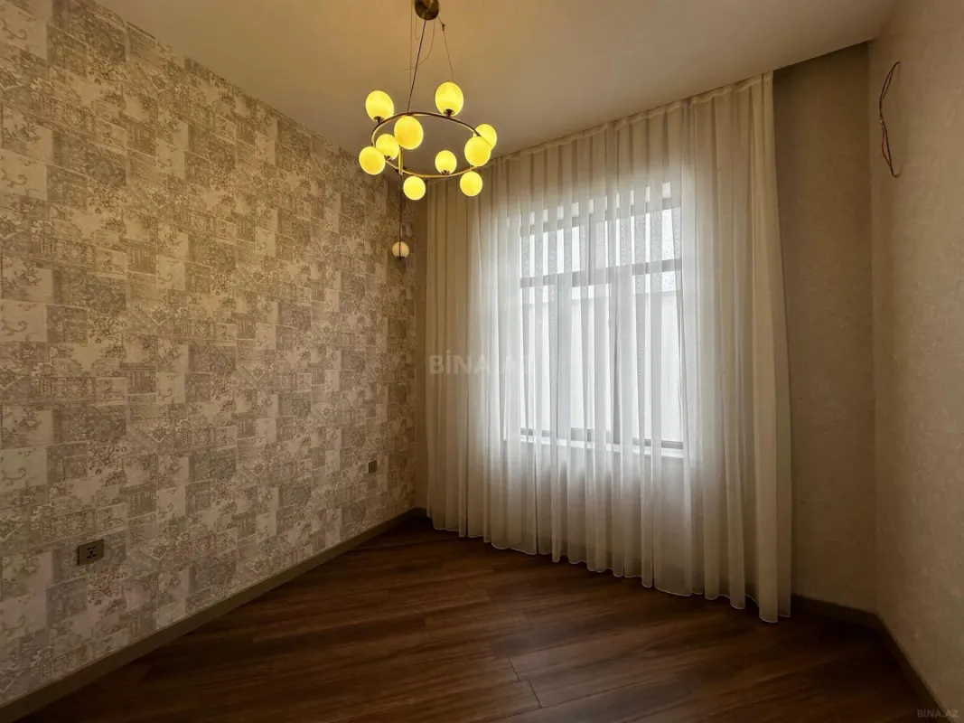 Satılır 5 otaqlı həyət evi 220 m²