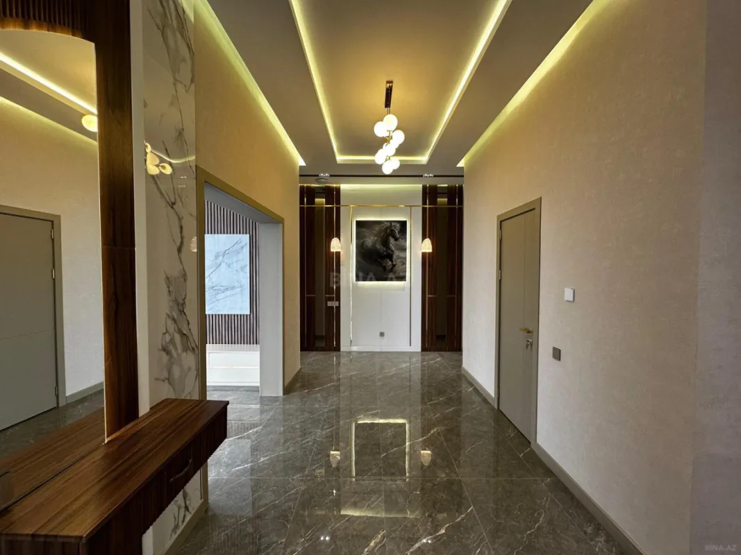 Satılır 5 otaqlı həyət evi 220 m²