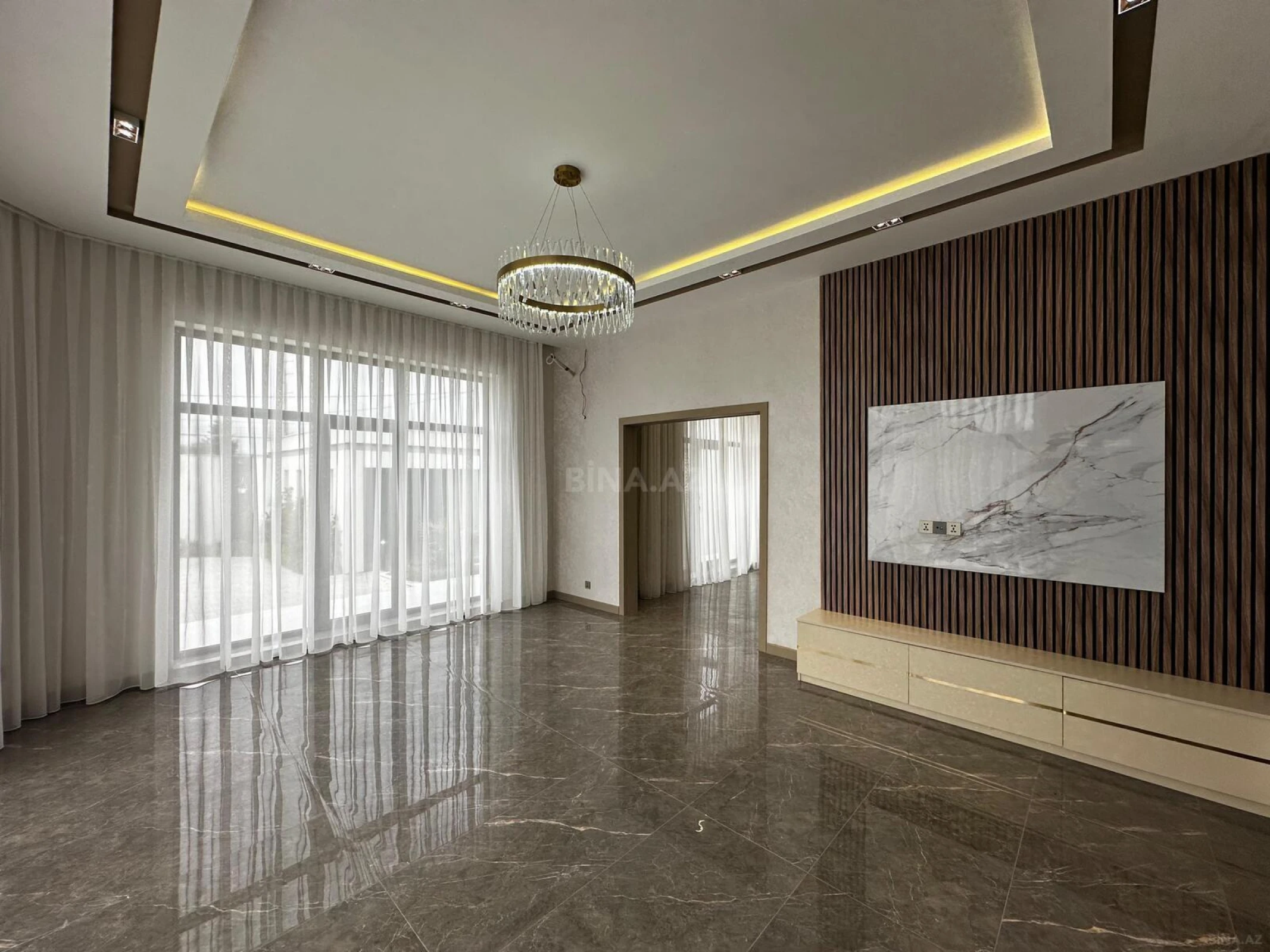 Satılır 5 otaqlı həyət evi 220 m²