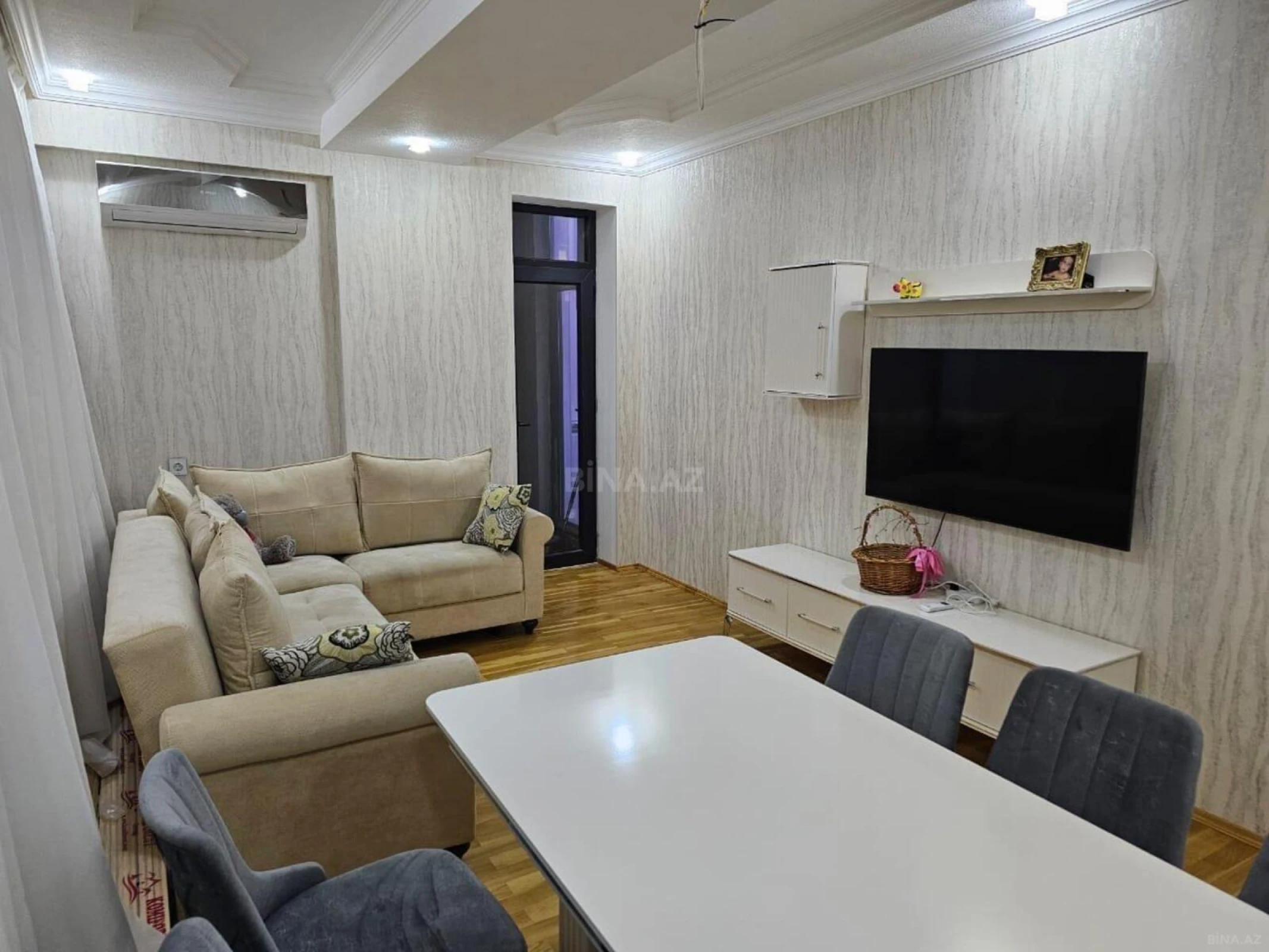 Kirayə verilir 2 otaqlı mənzil 90 m²