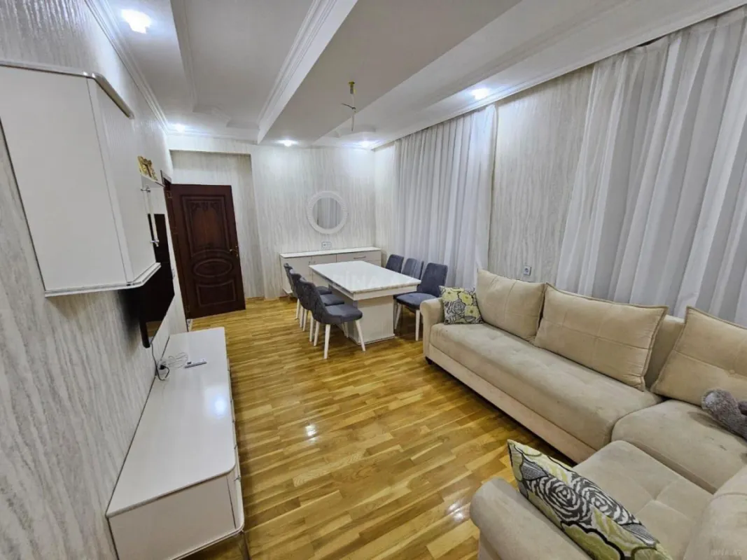 Kirayə verilir 2 otaqlı mənzil 90 m²
