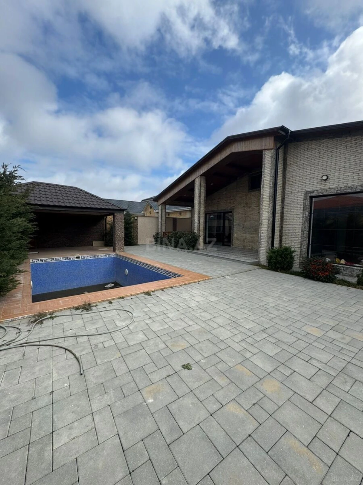 Satılır 4 otaqlı həyət evi 190 m²