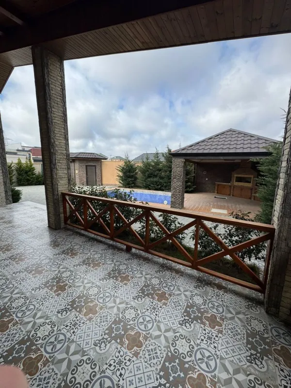 Satılır 4 otaqlı həyət evi 190 m²