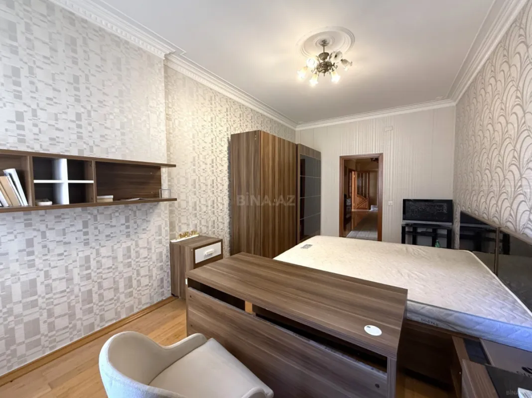 Satılır 4 otaqlı mənzil 222.3 m²
