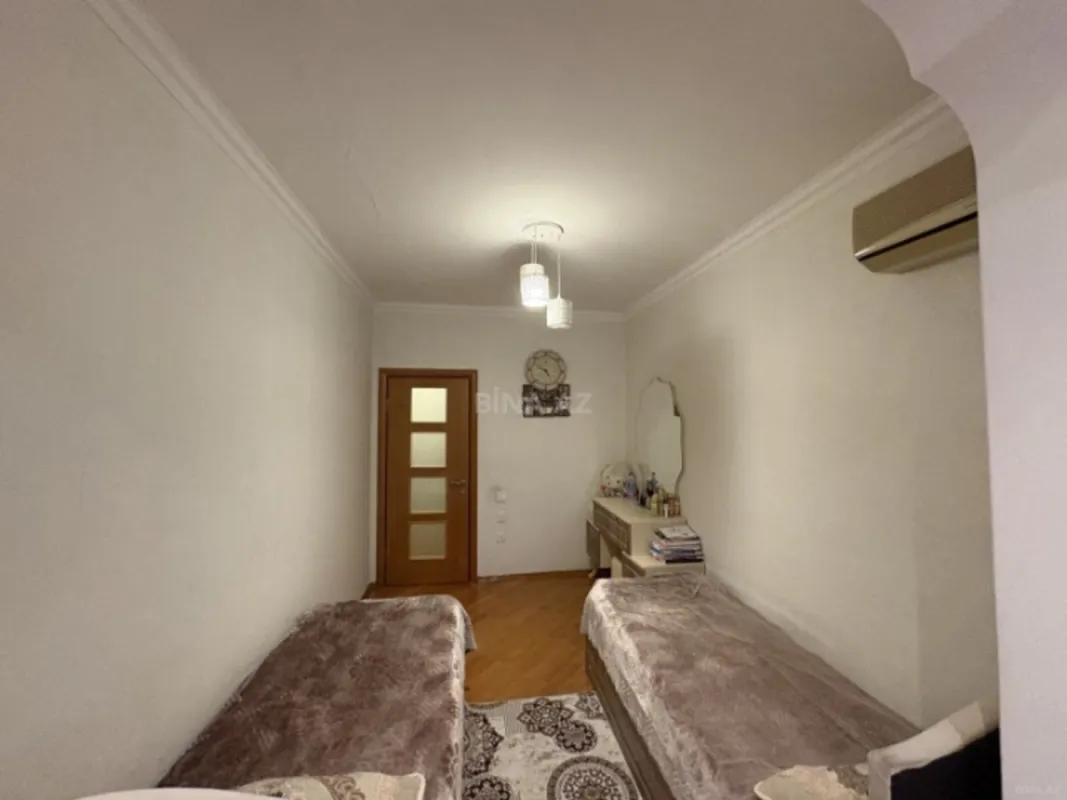 Satılır 4 otaqlı mənzil 105 m²