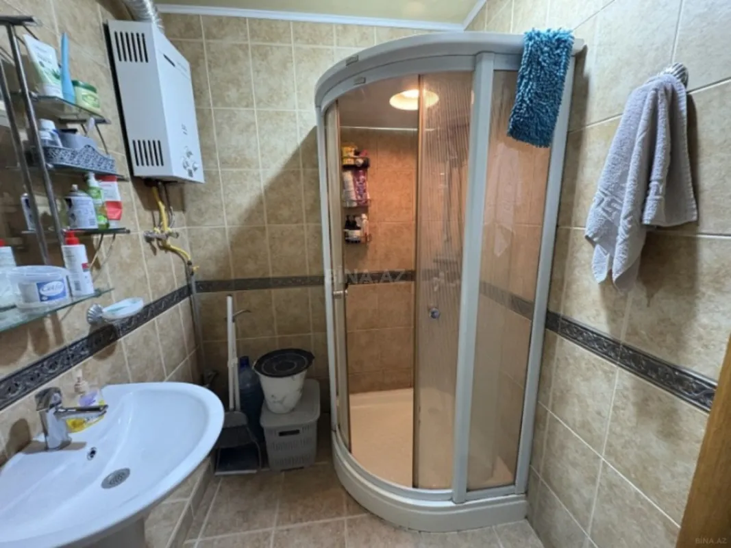 Satılır 4 otaqlı mənzil 105 m²