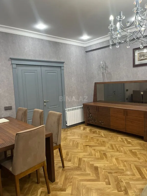 Satılır 3 otaqlı mənzil 115 m²