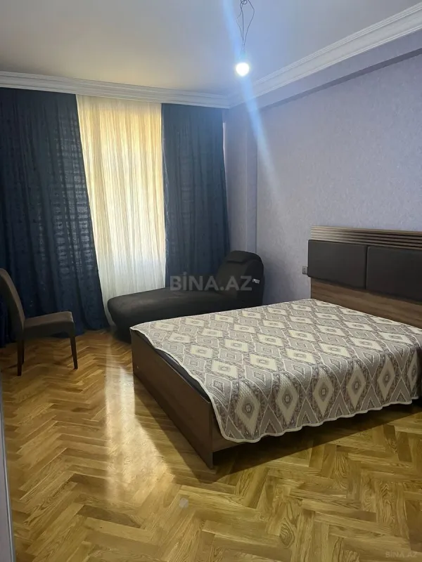 Satılır 3 otaqlı mənzil 115 m²