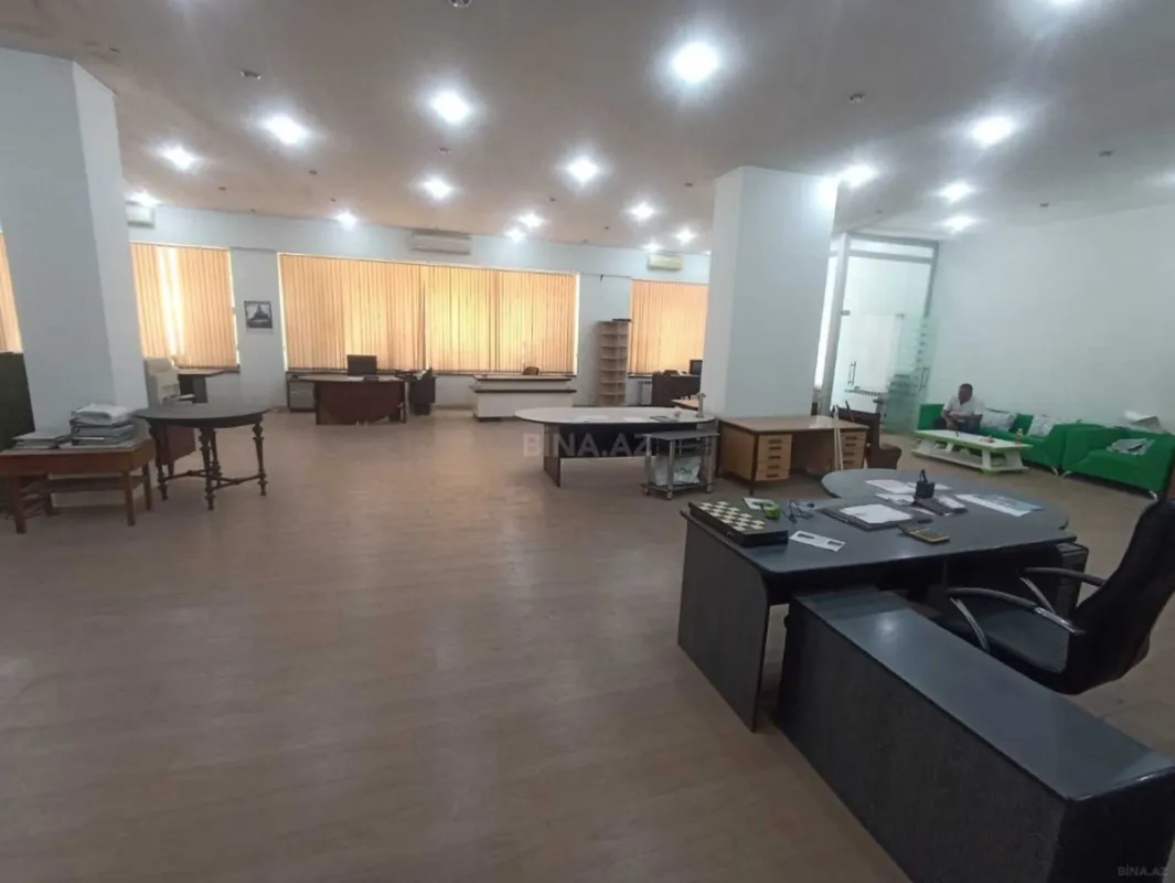 Kirayə verilir 3 otaqlı ofis 250 m²