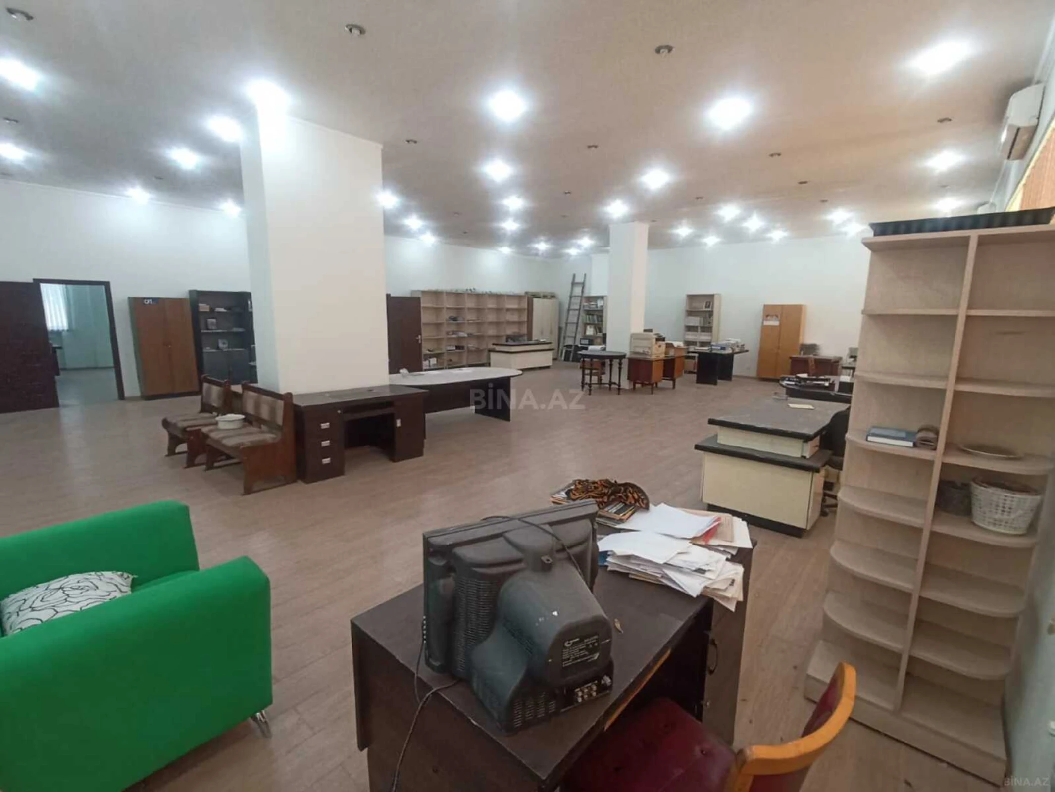 Kirayə verilir 3 otaqlı ofis 250 m²
