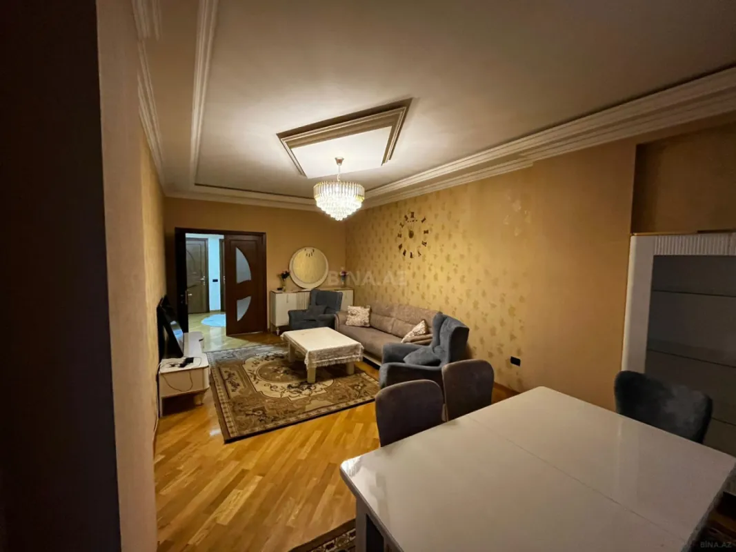 Kirayə verilir 3 otaqlı mənzil 136 m²