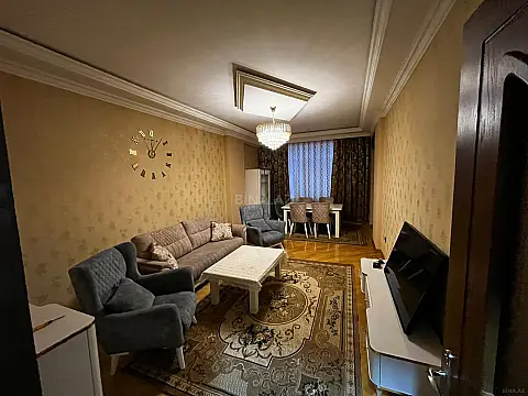 Kirayə verilir 3 otaqlı mənzil 136 m²