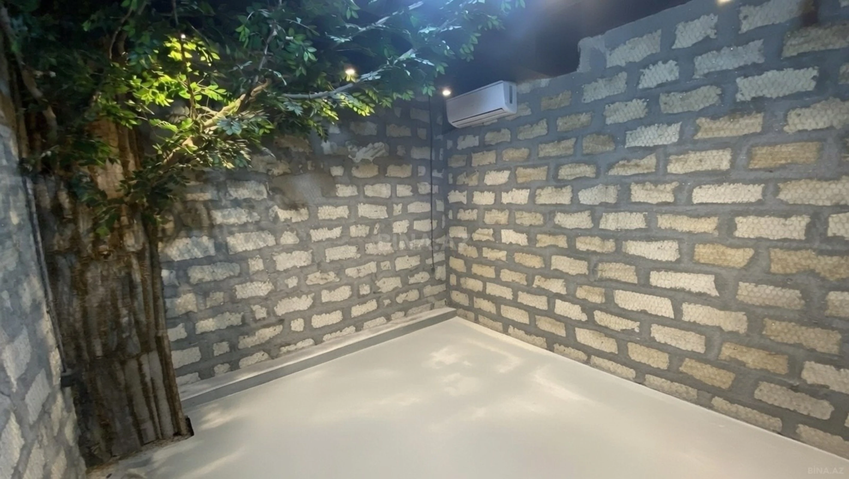 Kirayə verilir obyekt 412 m²