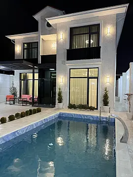 Satılır 5 otaqlı həyət evi 240 m²