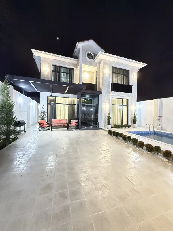 Satılır 5 otaqlı həyət evi 240 m²