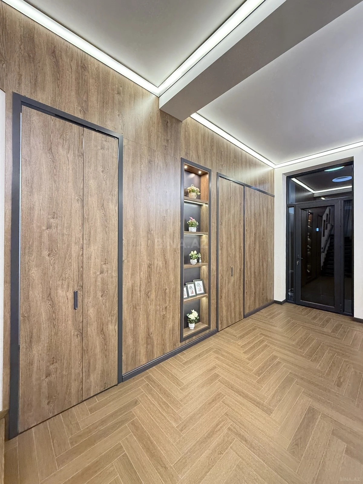 Satılır 5 otaqlı həyət evi 240 m²