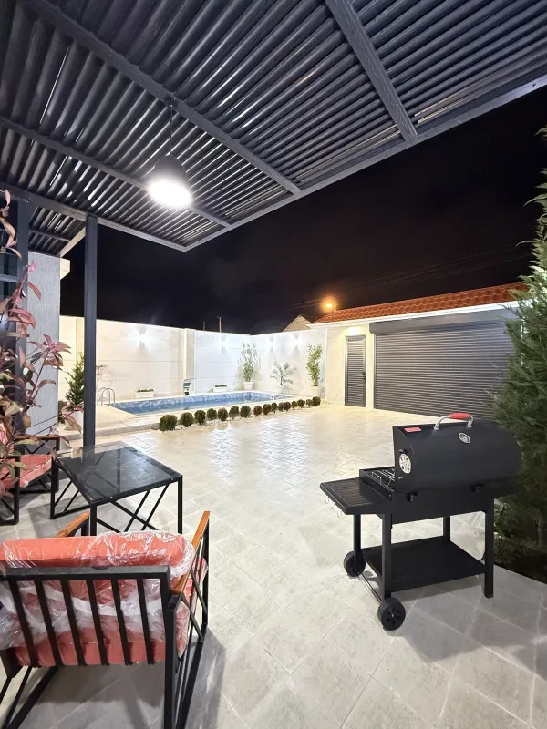 Satılır 5 otaqlı həyət evi 240 m²