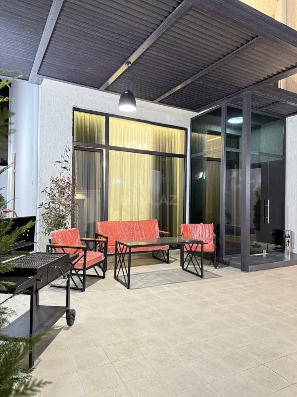 Satılır 5 otaqlı həyət evi 240 m²