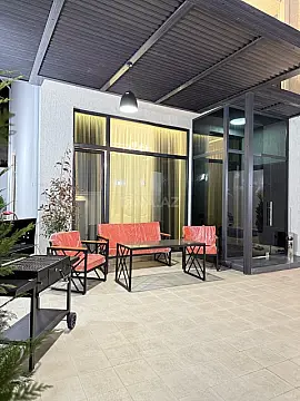Satılır 5 otaqlı həyət evi 240 m²