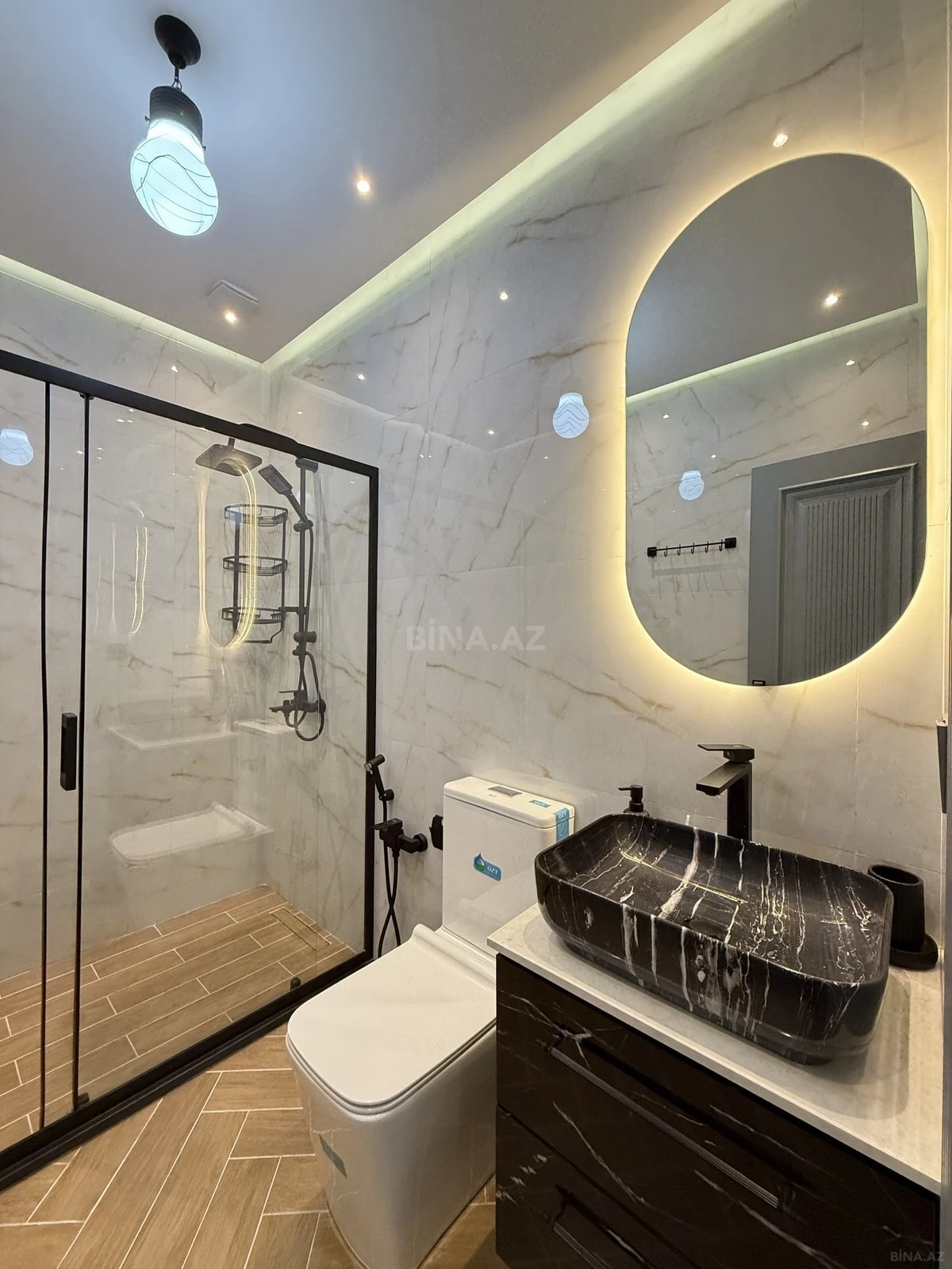 Satılır 5 otaqlı həyət evi 240 m²