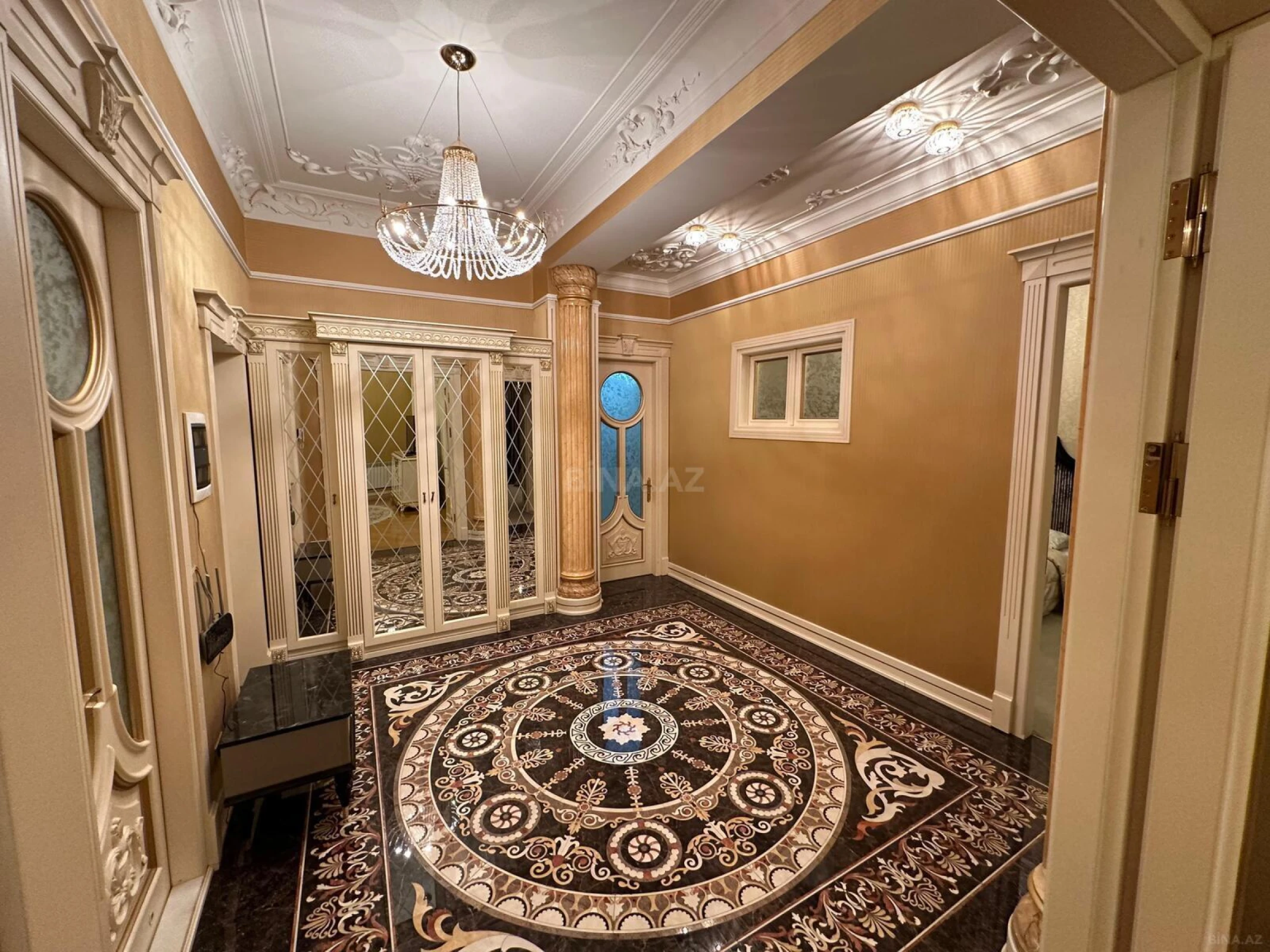 Kirayə verilir 3 otaqlı mənzil 130 m²