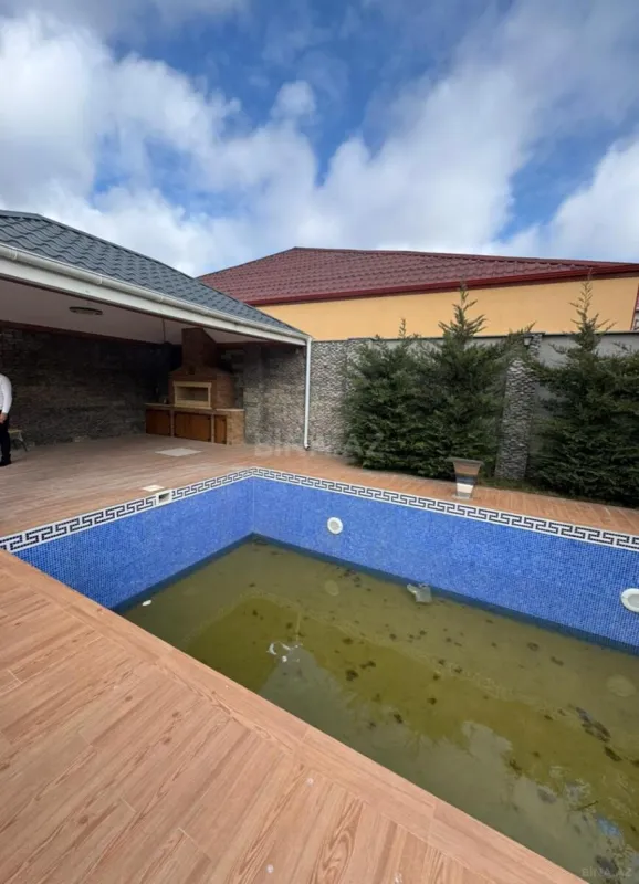 Satılır 4 otaqlı həyət evi 200 m²