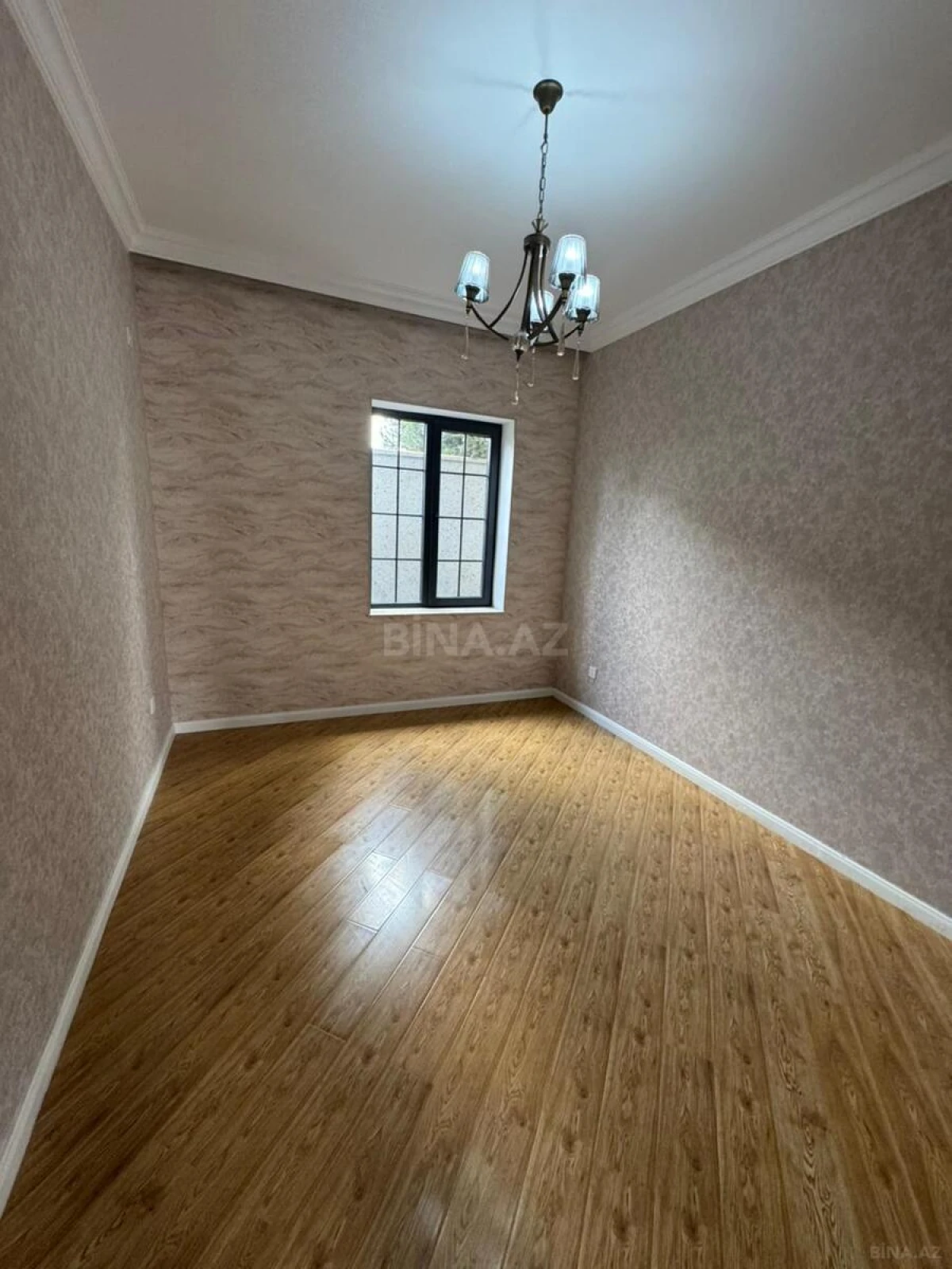 Satılır 4 otaqlı həyət evi 200 m²