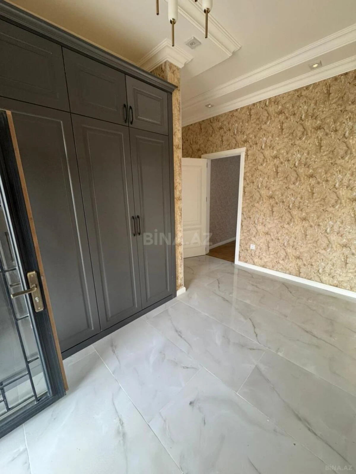 Satılır 4 otaqlı həyət evi 200 m²