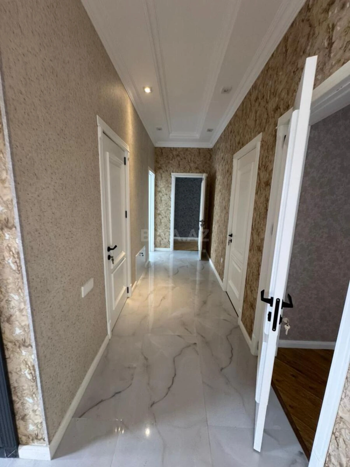 Satılır 4 otaqlı həyət evi 200 m²