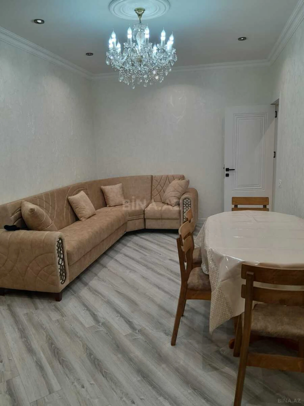 Kirayə verilir 2 otaqlı mənzil 65 m²