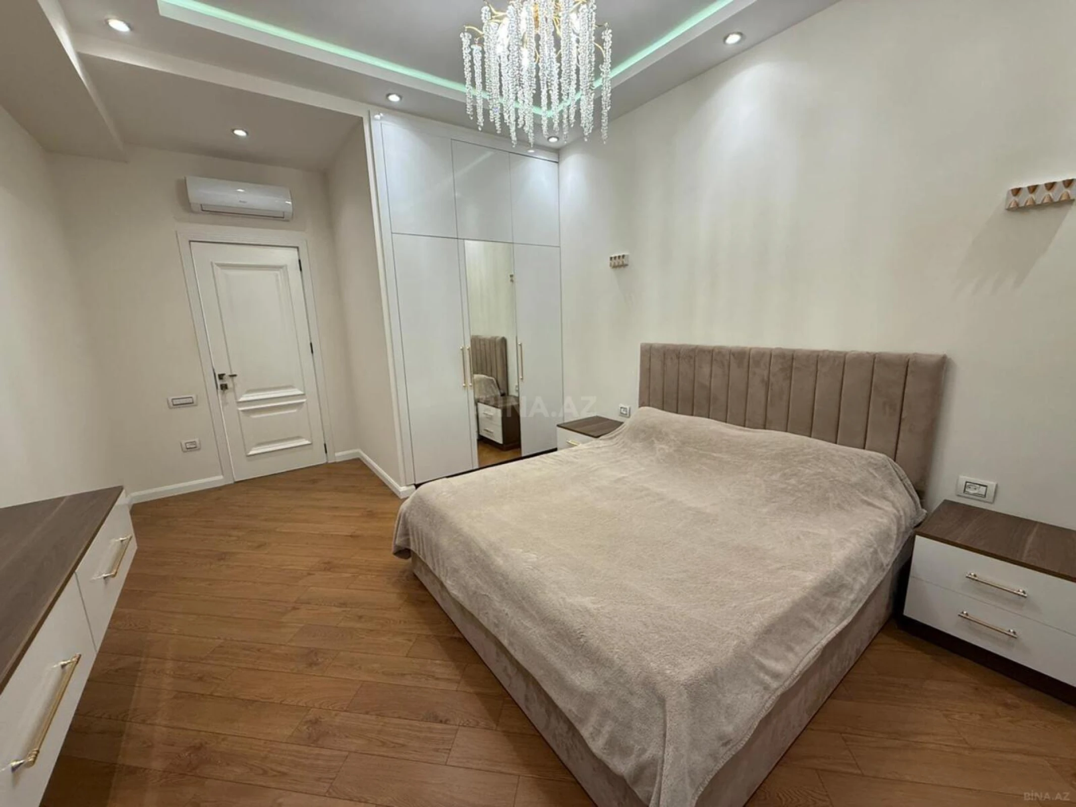 Kirayə verilir 3 otaqlı mənzil 130 m²