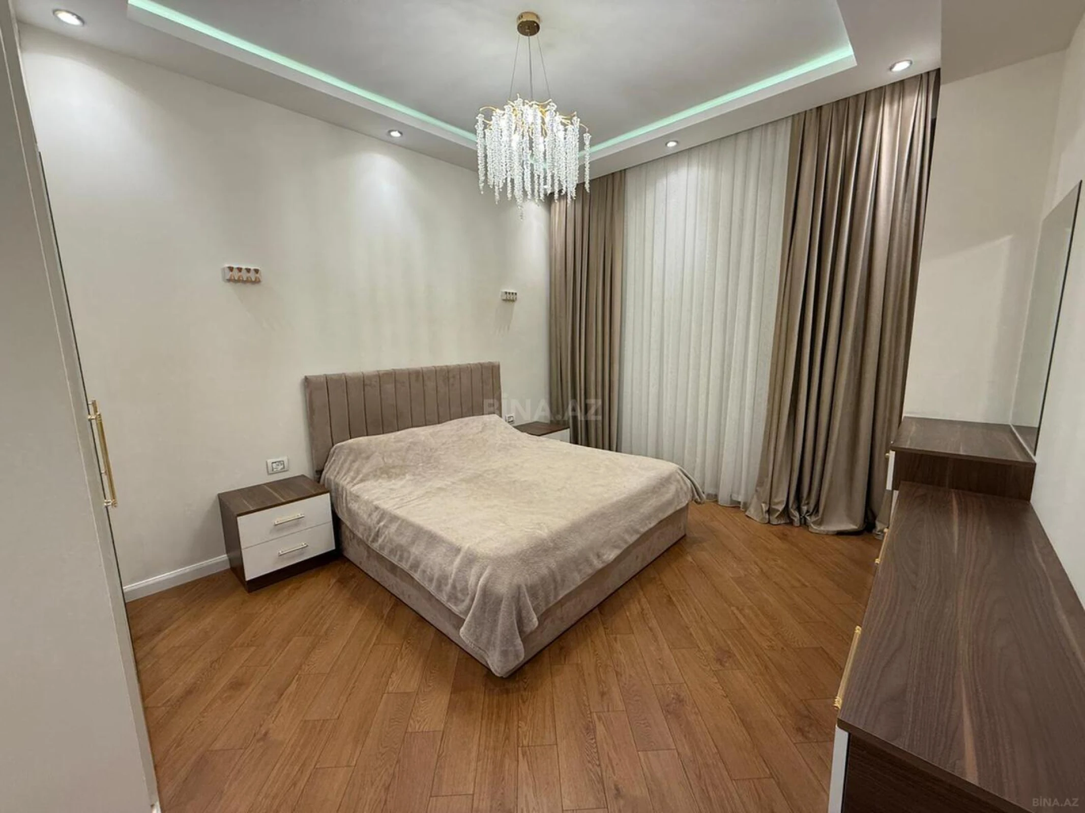 Kirayə verilir 3 otaqlı mənzil 130 m²