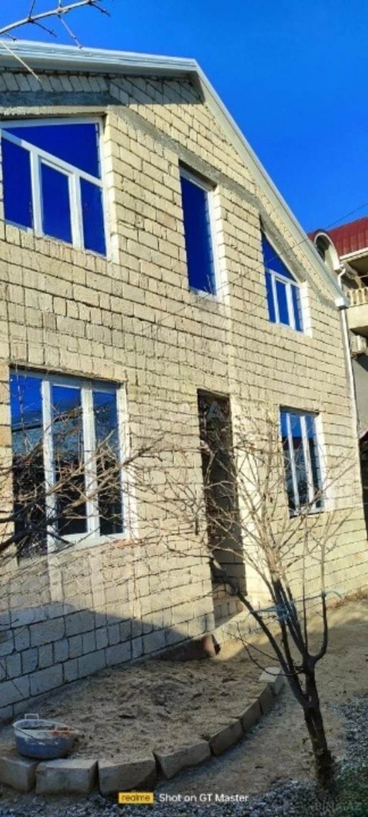 Satılır 4 otaqlı həyət evi 180 m²