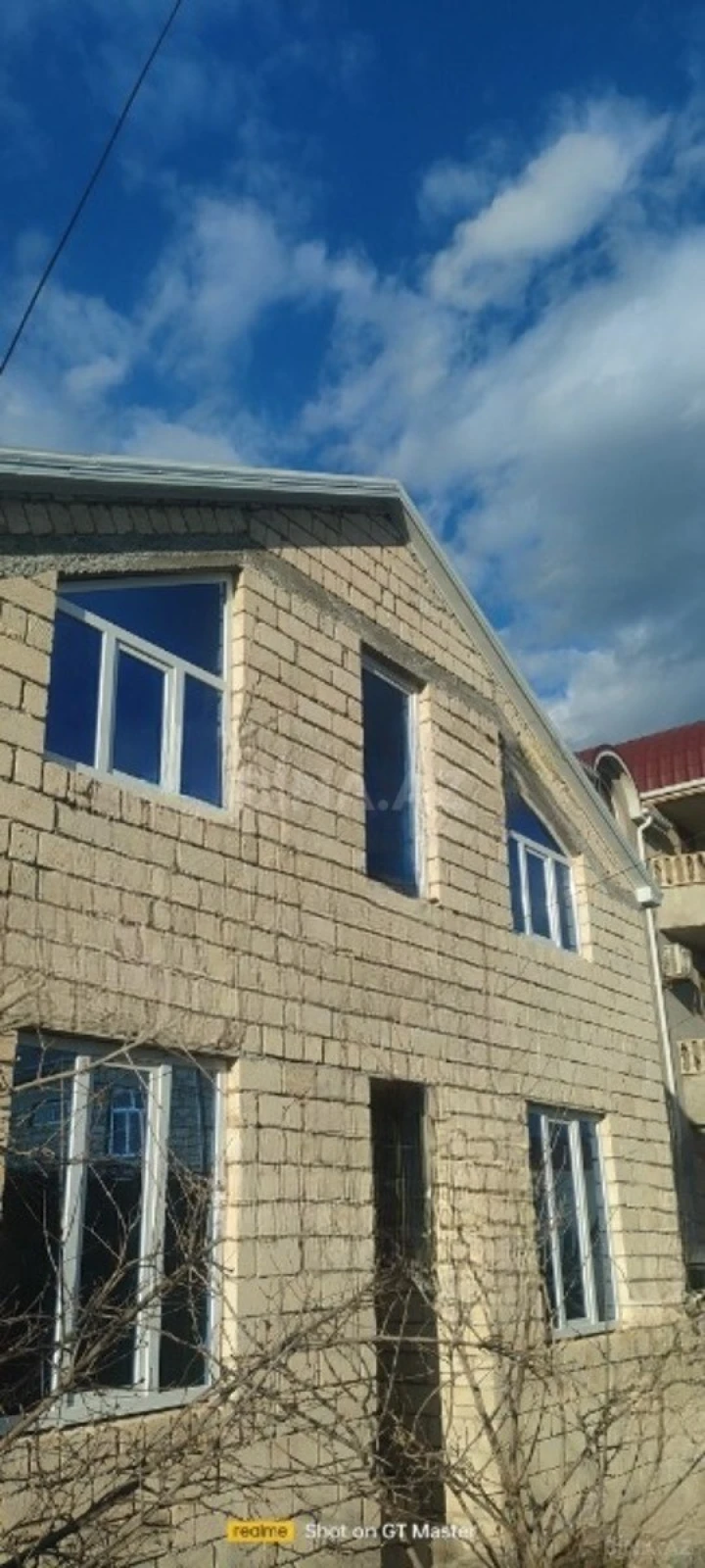 Satılır 4 otaqlı həyət evi 180 m²