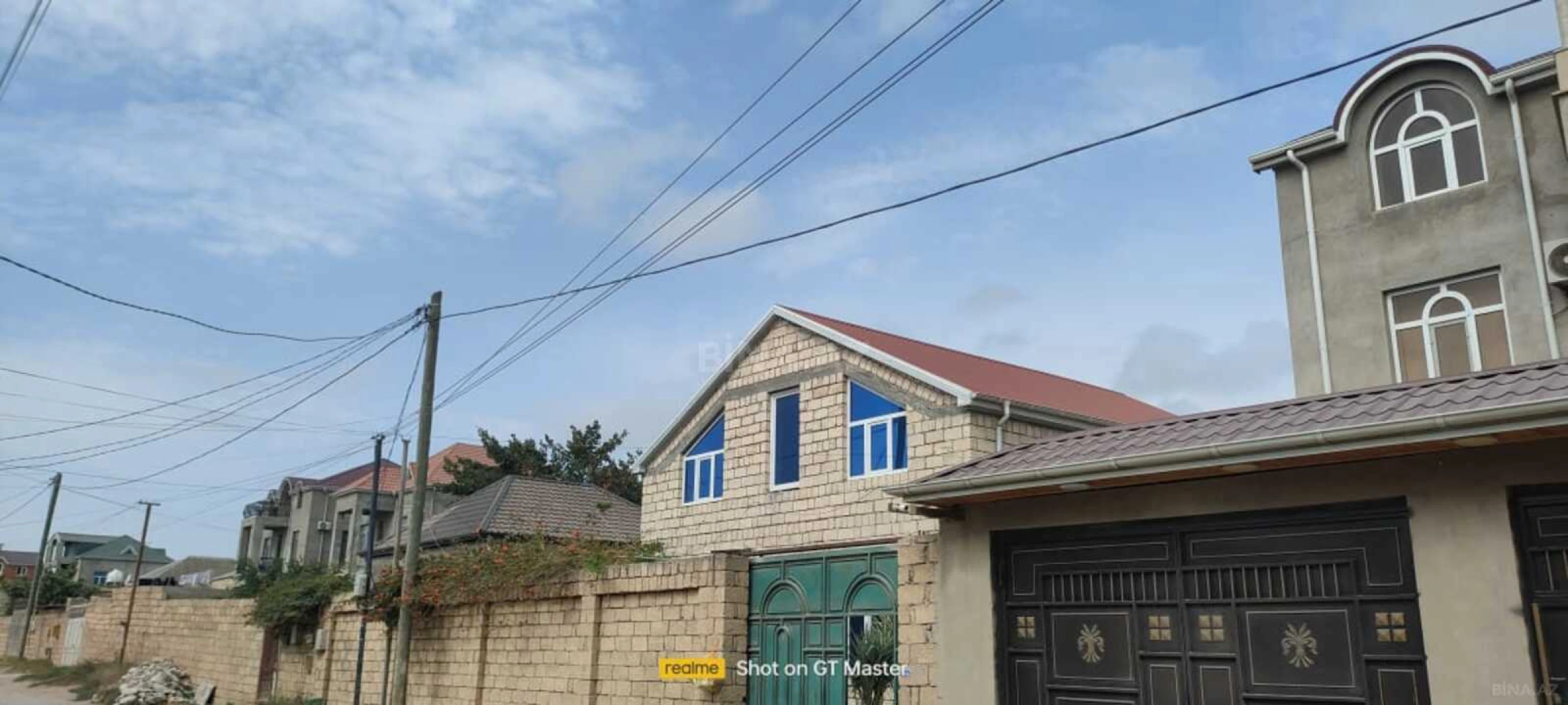 Satılır 4 otaqlı həyət evi 180 m²