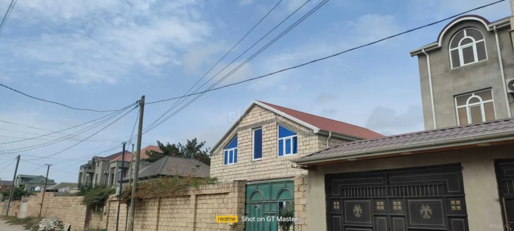 Satılır 4 otaqlı həyət evi 180 m²